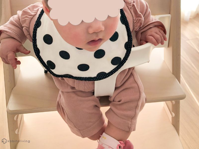 トリップトラップのベビーセットは、一人で座れない赤ちゃんには必須