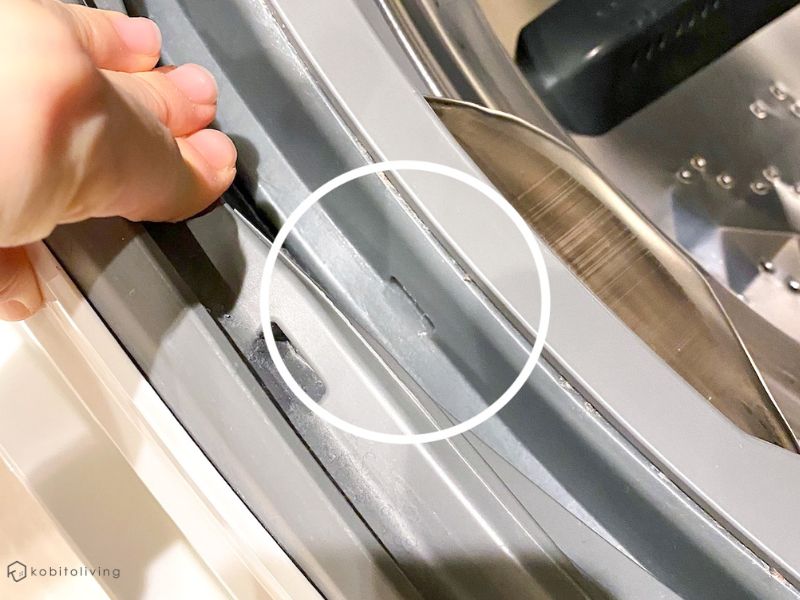 ドラム式洗濯機のパッキンに水が排水された