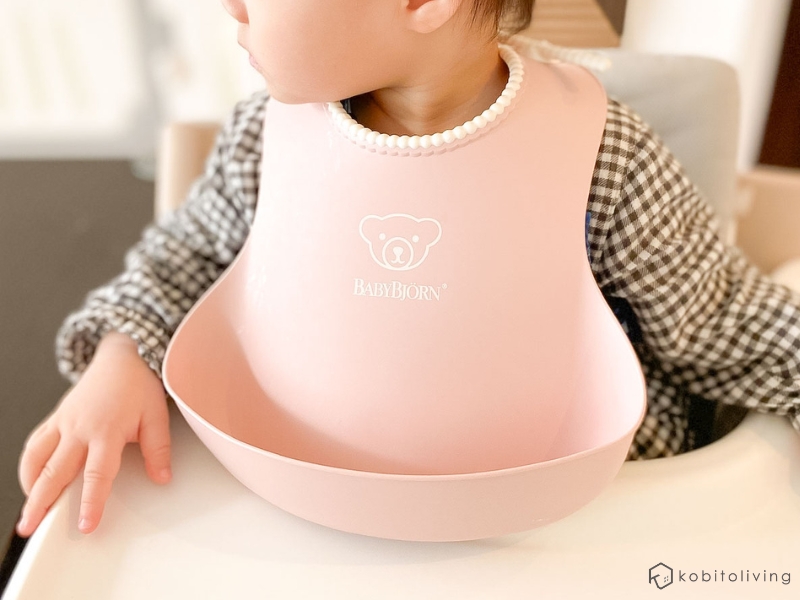 ストッケ ビブとベビービョルンのスタイを比較します